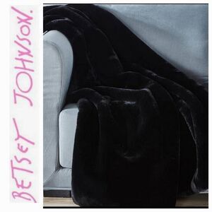 Luv Betsey By Betsey Johnson Reversible Luxe Faux Fur Throw Blanlet-  Black